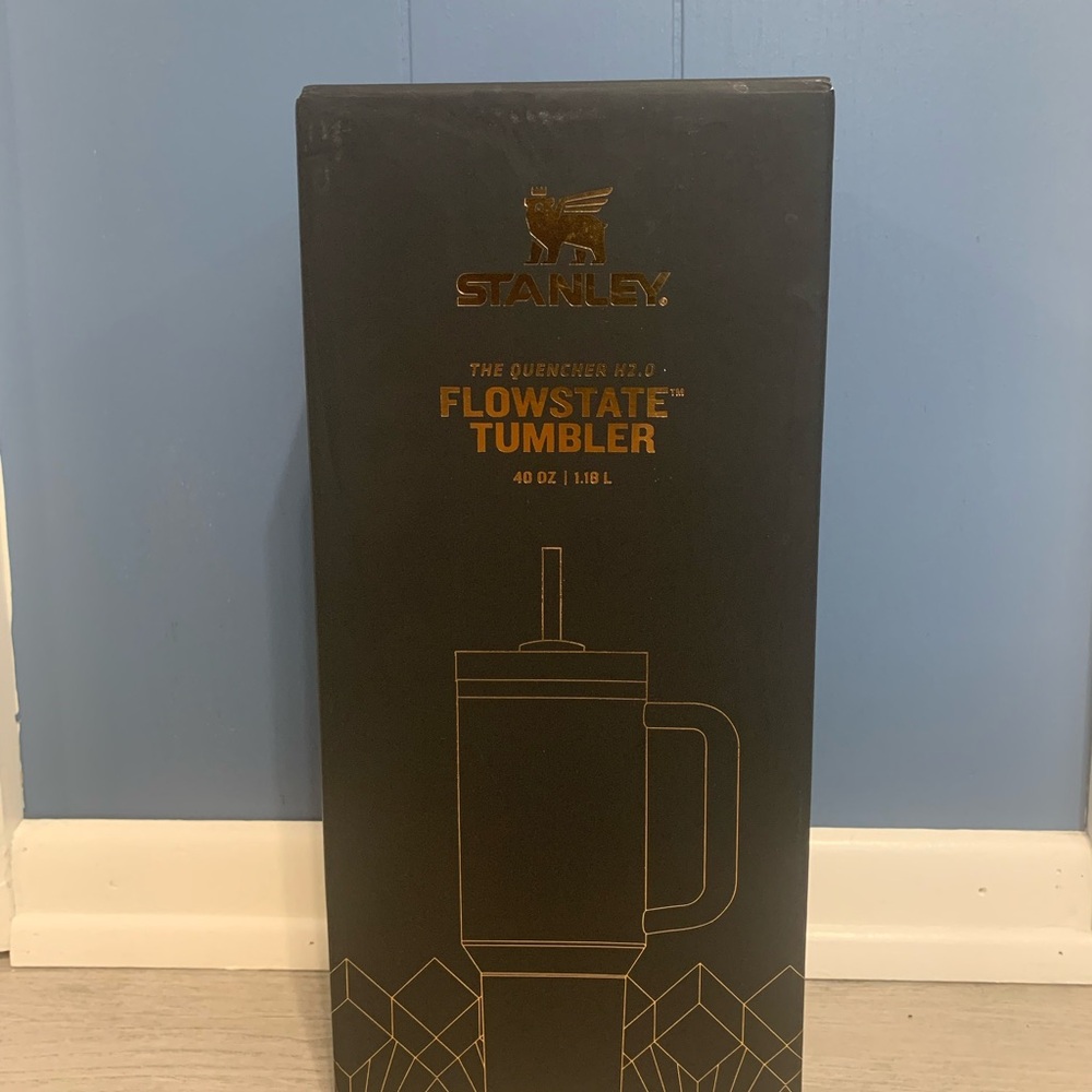 Stanley Black Flowstate Tumbler NIB